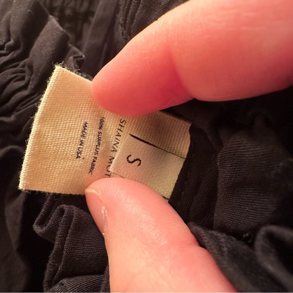 Black Ruffled Crop Top - Picture 7 of 8